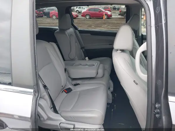 5FNRL6H74JB043276 2018 HONDA ODYSSEY - Image 8