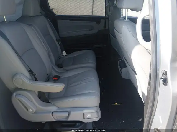 5FNRL6H74JB043777 2018 HONDA ODYSSEY - Image 8