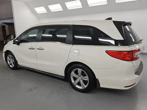 5FNRL6H74JB056352 2018 HONDA ODYSSEY - Image 2