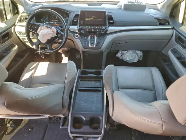 5FNRL6H74JB070199 2018 HONDA ODYSSEY - Image 8