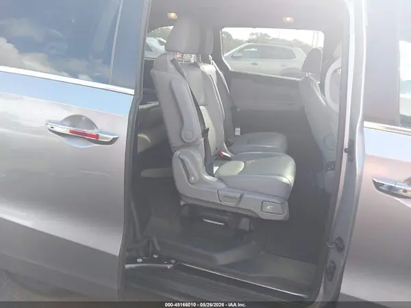 5FNRL6H74JB071742 2018 HONDA ODYSSEY - Image 8