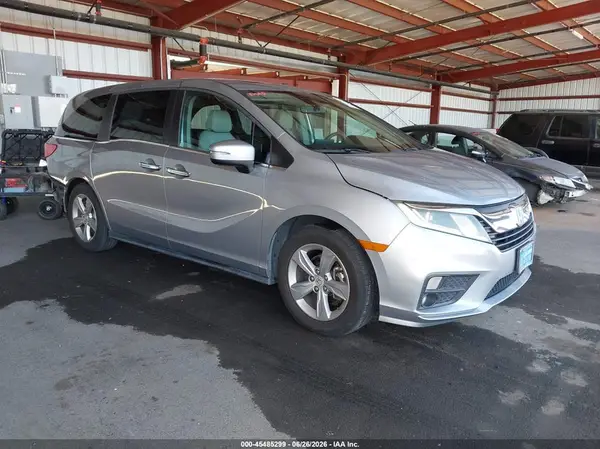5FNRL6H74JB072082 2018 HONDA ODYSSEY - Image 1