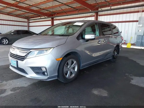 5FNRL6H74JB072082 2018 HONDA ODYSSEY - Image 2