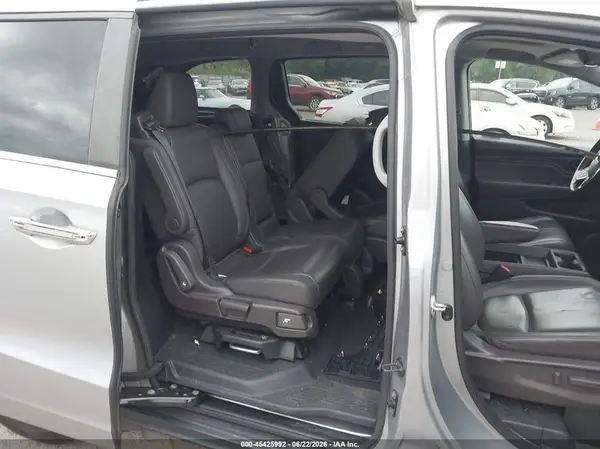 5FNRL6H74JB074673 2018 HONDA ODYSSEY - Image 8
