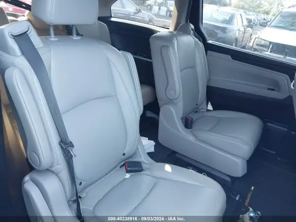 5FNRL6H74JB085382 2018 HONDA ODYSSEY - Image 8