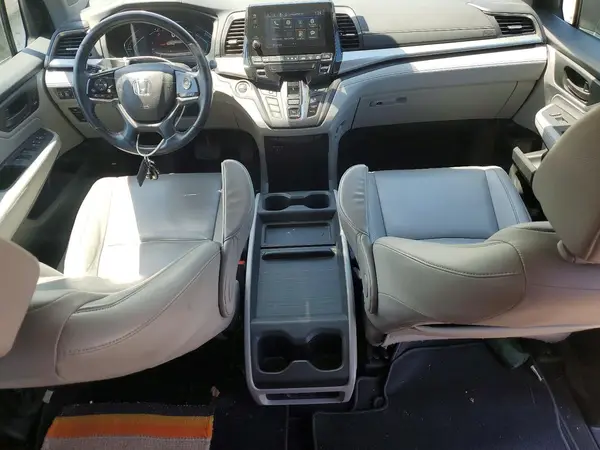 5FNRL6H74JB092624 2018 HONDA ODYSSEY - Image 8