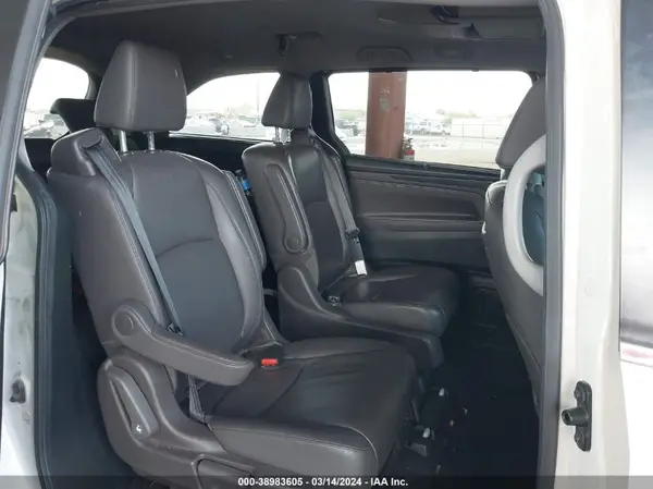 5FNRL6H74JB093157 2018 HONDA ODYSSEY - Image 8