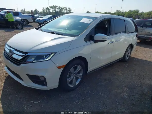 5FNRL6H74JB093269 2018 HONDA ODYSSEY - Image 2