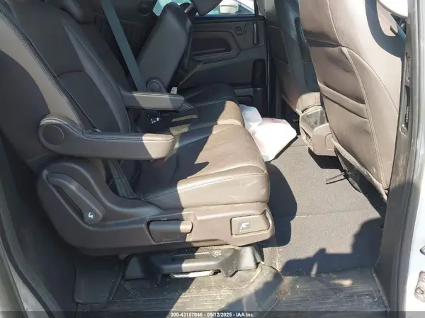 5FNRL6H74JB093269 2018 HONDA ODYSSEY - Image 8