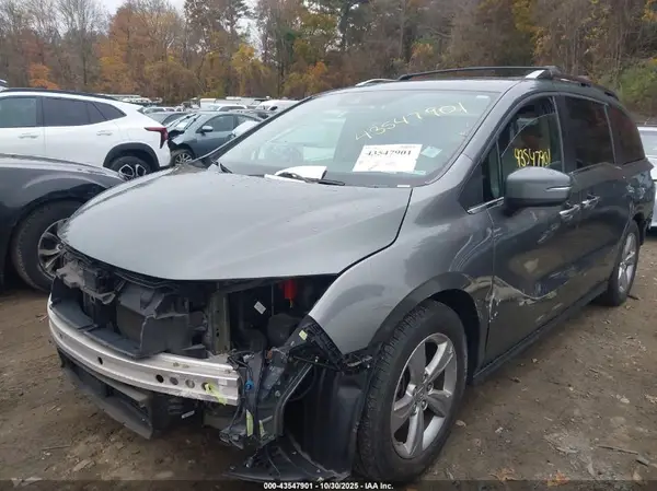 5FNRL6H74JB094258 2018 HONDA ODYSSEY - Image 2