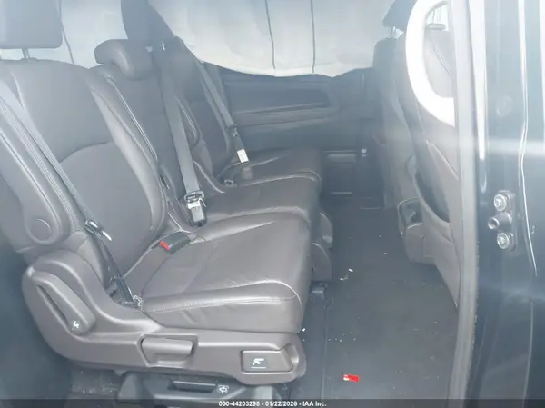 5FNRL6H74JB095104 2018 HONDA ODYSSEY - Image 8