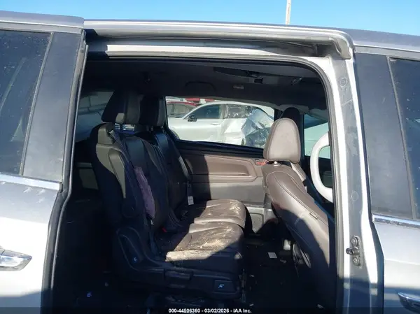 5FNRL6H74JB098052 2018 HONDA ODYSSEY - Image 8