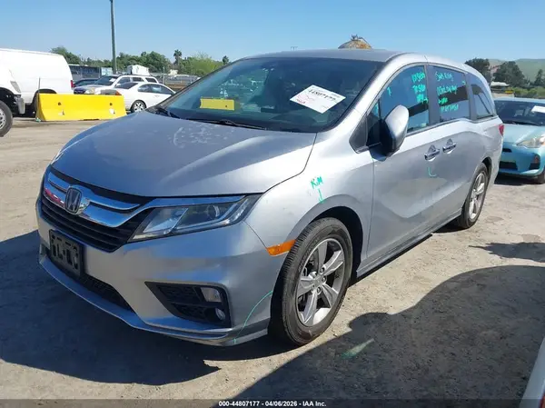 5FNRL6H74JB099895 2018 HONDA ODYSSEY - Image 2