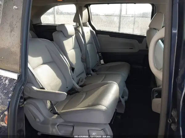 5FNRL6H74JB100723 2018 HONDA ODYSSEY - Image 8
