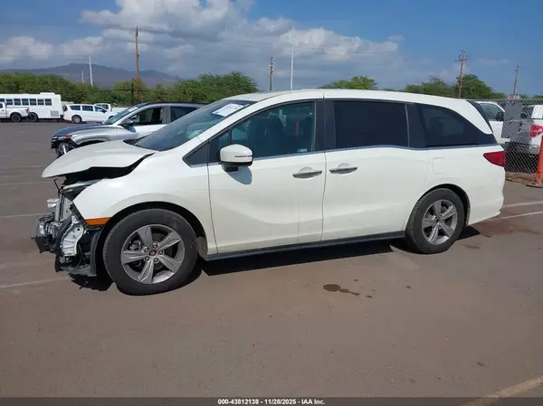 5FNRL6H74JB108286 2018 HONDA ODYSSEY - Image 2