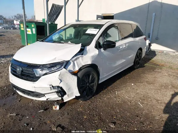 5FNRL6H74PB070017 2023 HONDA ODYSSEY - Image 2