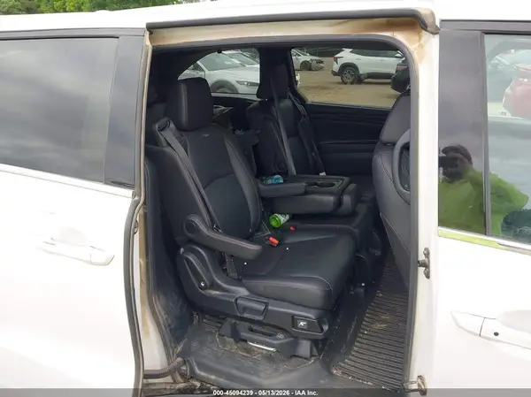 5FNRL6H74RB068562 2024 HONDA ODYSSEY - Image 8