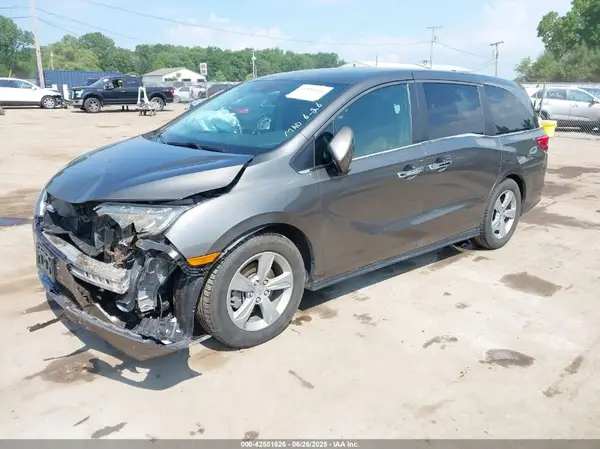5FNRL6H75JB005569 2018 HONDA ODYSSEY - Image 2