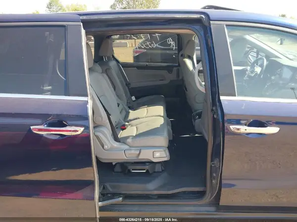 5FNRL6H75JB006883 2018 HONDA ODYSSEY - Image 8