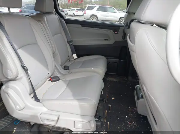 5FNRL6H75JB006950 2018 HONDA ODYSSEY - Image 8