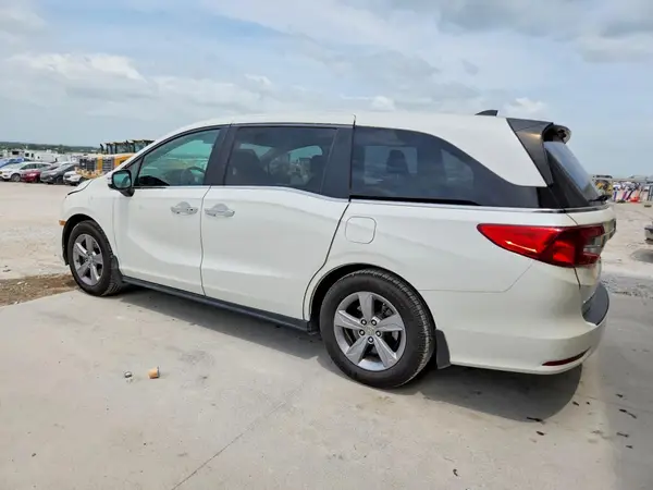5FNRL6H75JB007452 2018 HONDA ODYSSEY - Image 2
