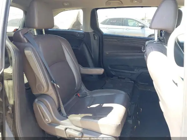 5FNRL6H75JB008049 2018 HONDA ODYSSEY - Image 8