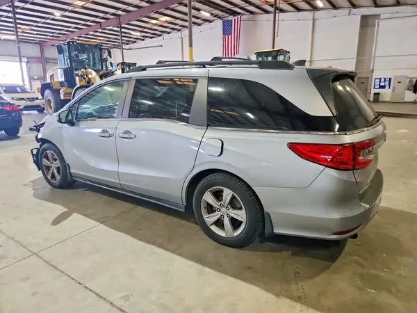 5FNRL6H75JB039043 2018 HONDA ODYSSEY - Image 2