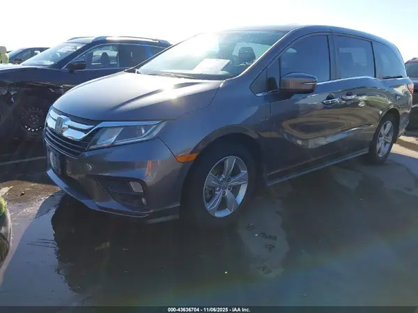 5FNRL6H75JB043335 2018 HONDA ODYSSEY - Image 2