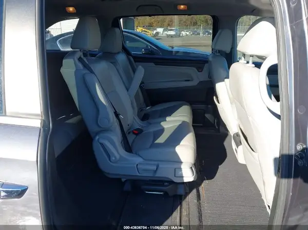5FNRL6H75JB043335 2018 HONDA ODYSSEY - Image 8