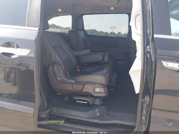 5FNRL6H75JB043819 2018 HONDA ODYSSEY - Image 8