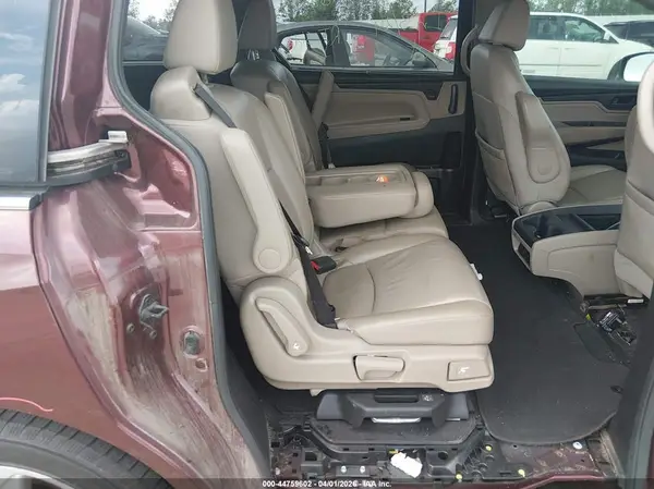 5FNRL6H75JB056067 2018 HONDA ODYSSEY - Image 8