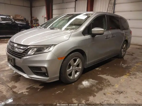 5FNRL6H75JB057851 2018 HONDA ODYSSEY - Image 2