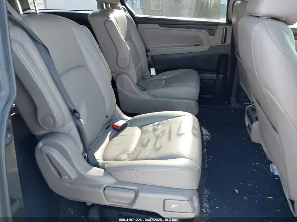 5FNRL6H75JB068929 2018 HONDA ODYSSEY - Image 8