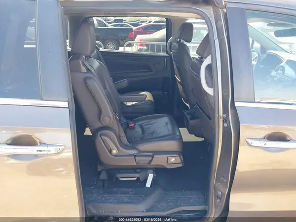 5FNRL6H75JB077226 2018 HONDA ODYSSEY - Image 8