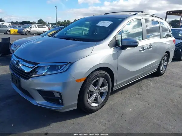 5FNRL6H75JB089697 2018 HONDA ODYSSEY - Image 2