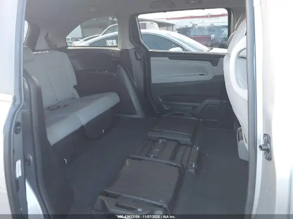 5FNRL6H75JB089697 2018 HONDA ODYSSEY - Image 8