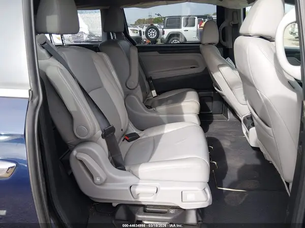 5FNRL6H75JB092504 2018 HONDA ODYSSEY - Image 8