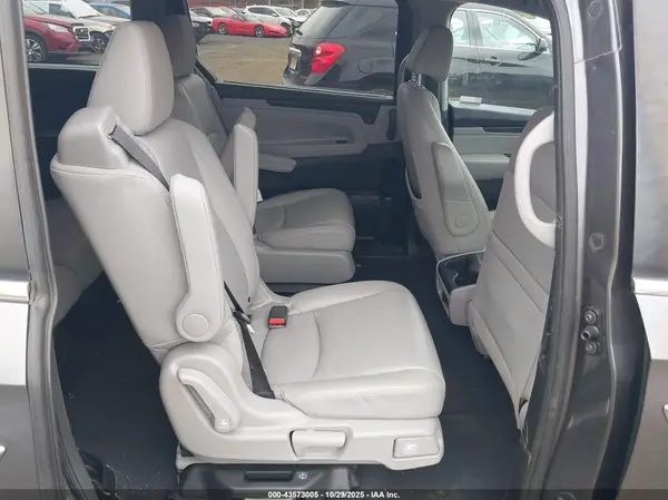 5FNRL6H75KB063215 2019 HONDA ODYSSEY - Image 8