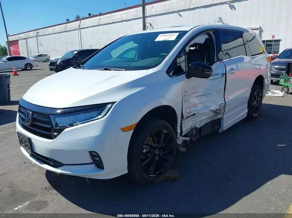 5FNRL6H75RB008872 2024 HONDA ODYSSEY - Image 2