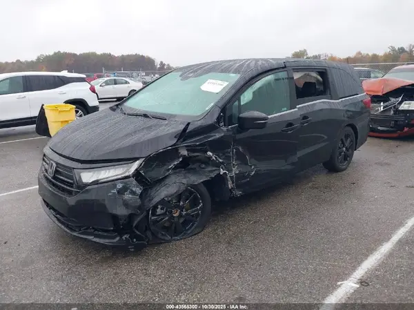 5FNRL6H75RB033917 2024 HONDA ODYSSEY - Image 2