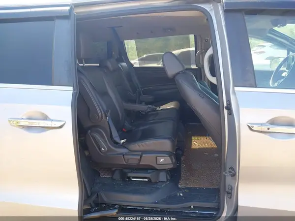 5FNRL6H76JB005743 2018 HONDA ODYSSEY - Image 8