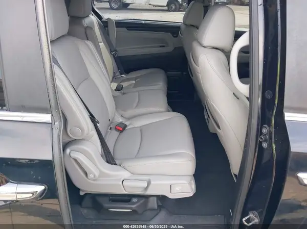 5FNRL6H76JB009839 2018 HONDA ODYSSEY - Image 8