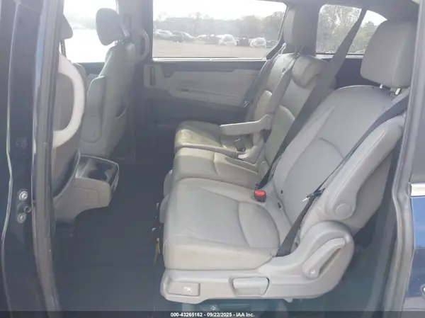 5FNRL6H76JB011087 2018 HONDA ODYSSEY - Image 8