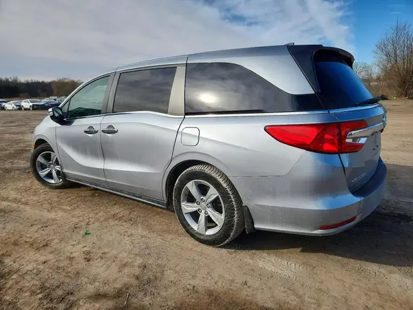 5FNRL6H76JB013258 2018 HONDA ODYSSEY - Image 2