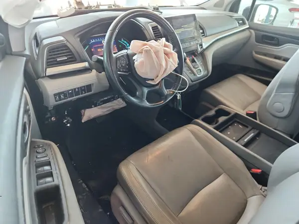 5FNRL6H76JB015799 2018 HONDA ODYSSEY - Image 8