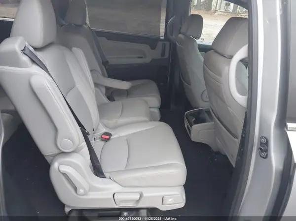 5FNRL6H76JB018797 2018 HONDA ODYSSEY - Image 8