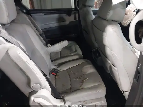 5FNRL6H76JB050469 2018 HONDA ODYSSEY - Image 8