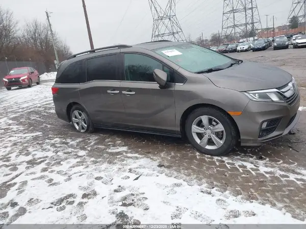 5FNRL6H76JB054120 2018 HONDA ODYSSEY - Image 1
