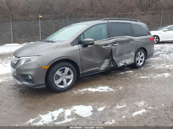 5FNRL6H76JB054120 2018 HONDA ODYSSEY - Image 2