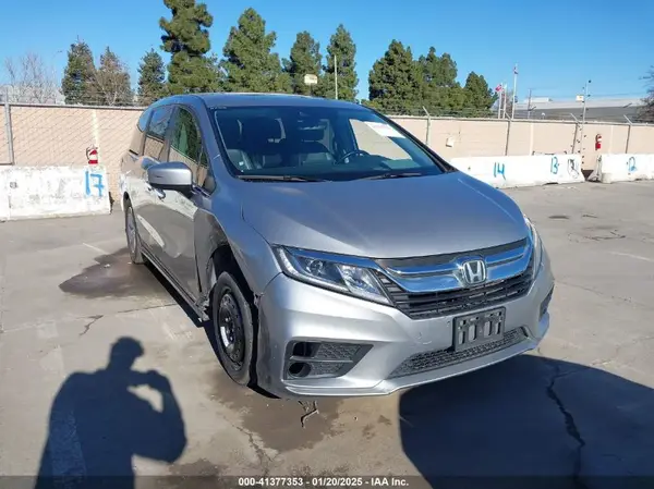 5FNRL6H76JB066008 2018 HONDA ODYSSEY - Image 1